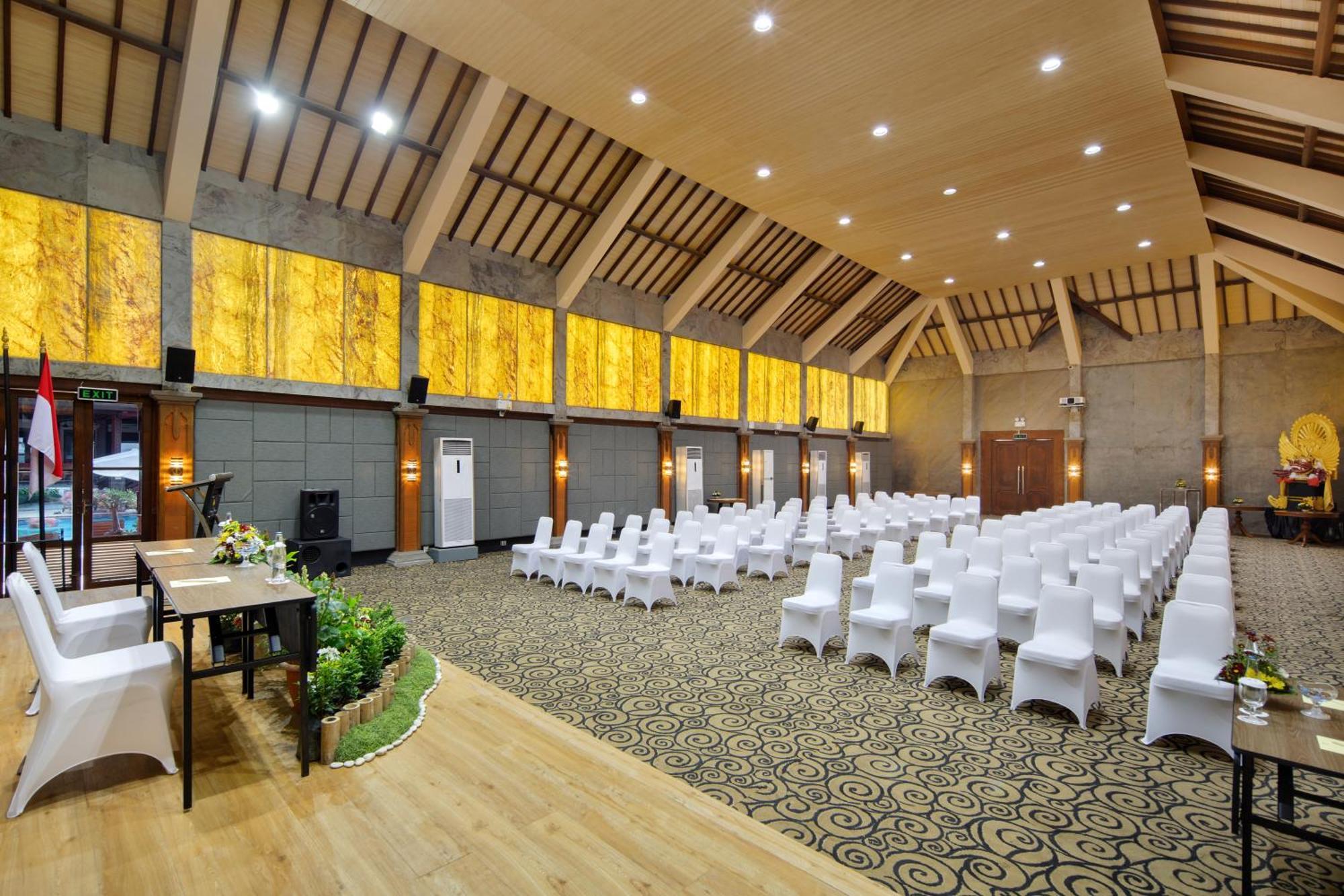 Grand Istana Rama Hotel Kuta Lombok Exterior foto