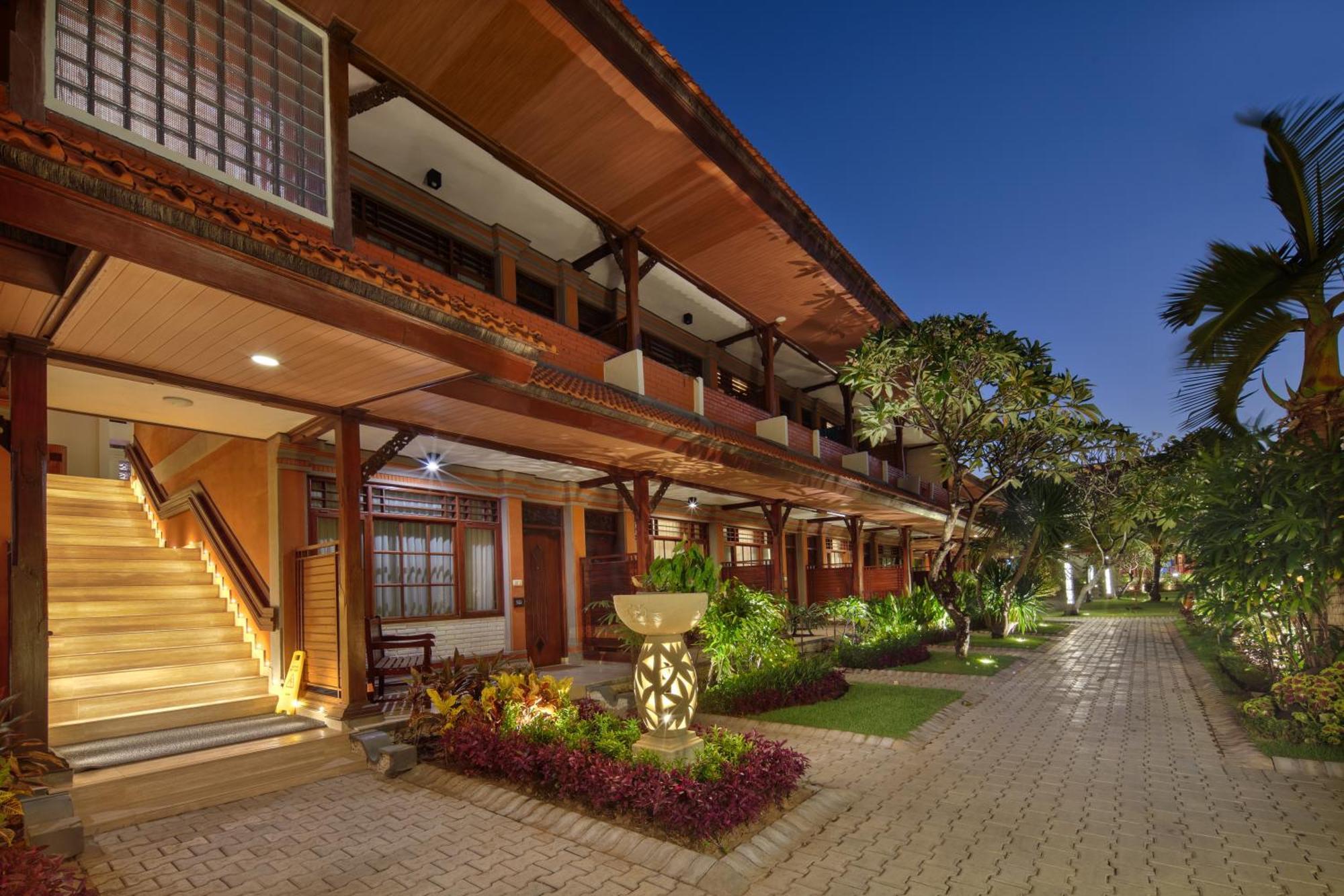 Grand Istana Rama Hotel Kuta Lombok Exterior foto