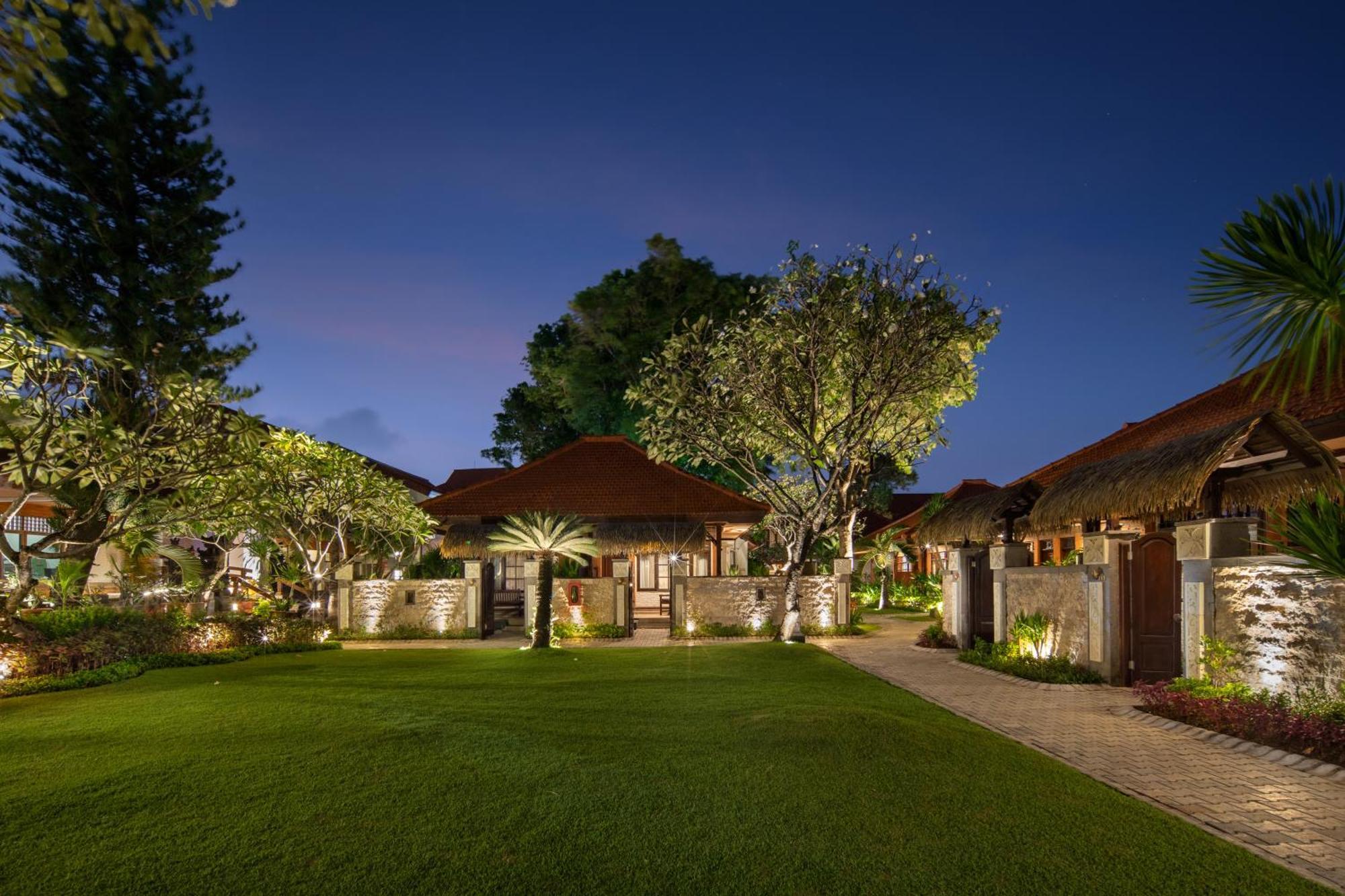 Grand Istana Rama Hotel Kuta Lombok Exterior foto