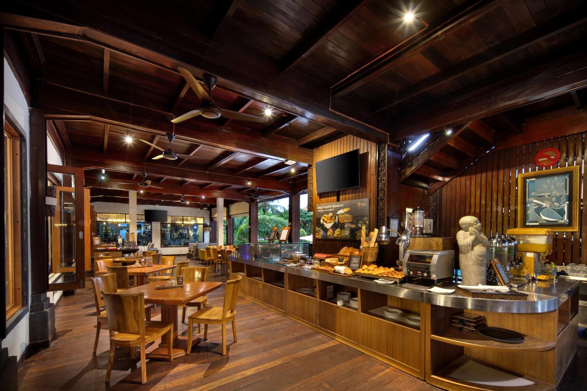 Grand Istana Rama Hotel Kuta Lombok Exterior foto