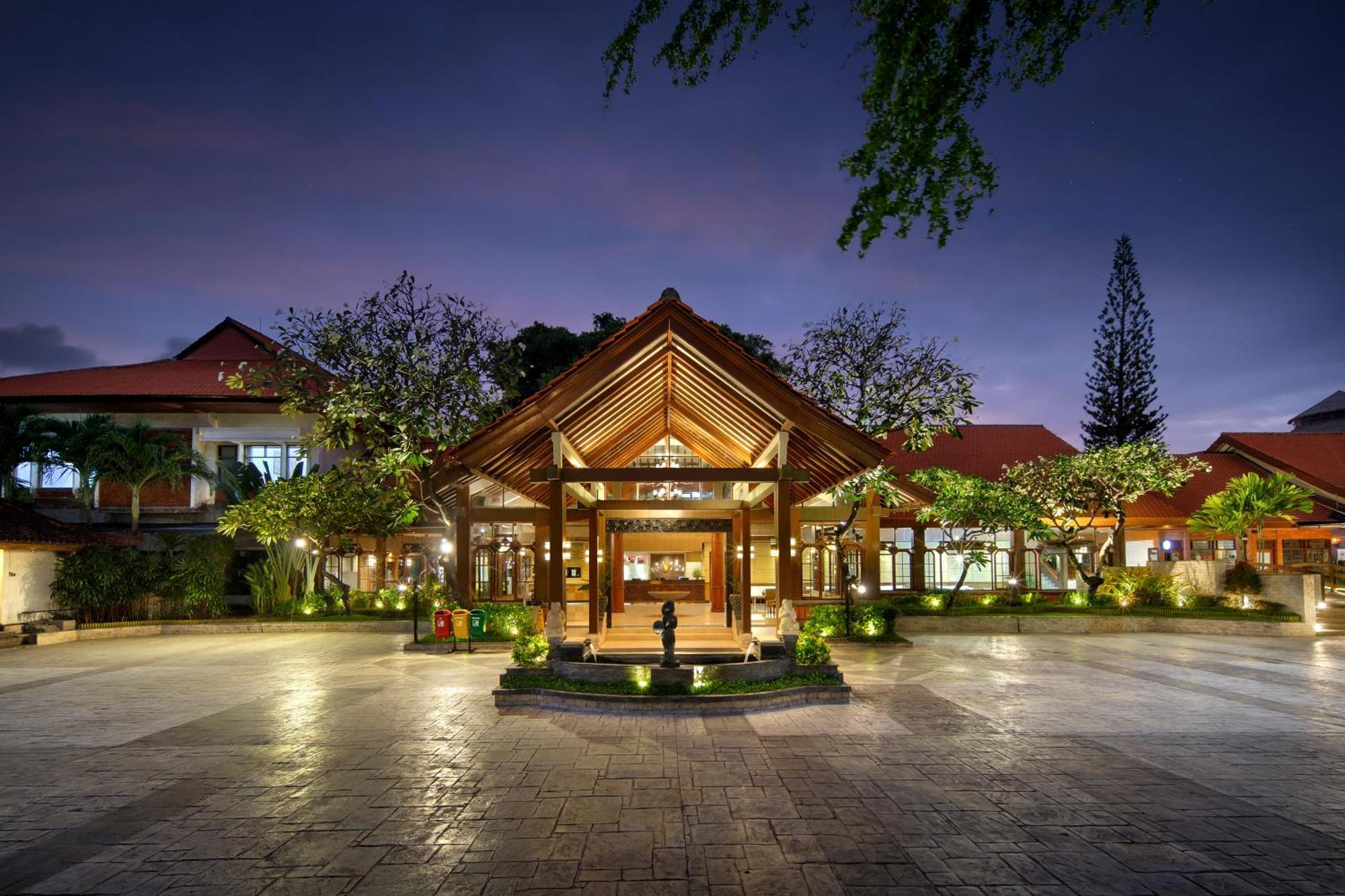 Grand Istana Rama Hotel Kuta Lombok Exterior foto