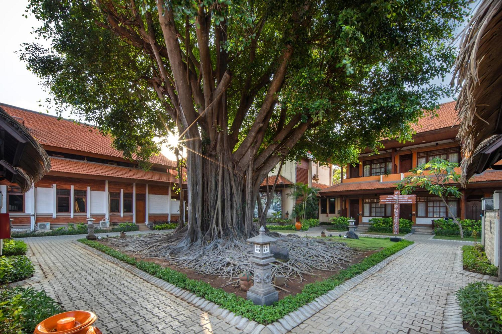 Grand Istana Rama Hotel Kuta Lombok Exterior foto