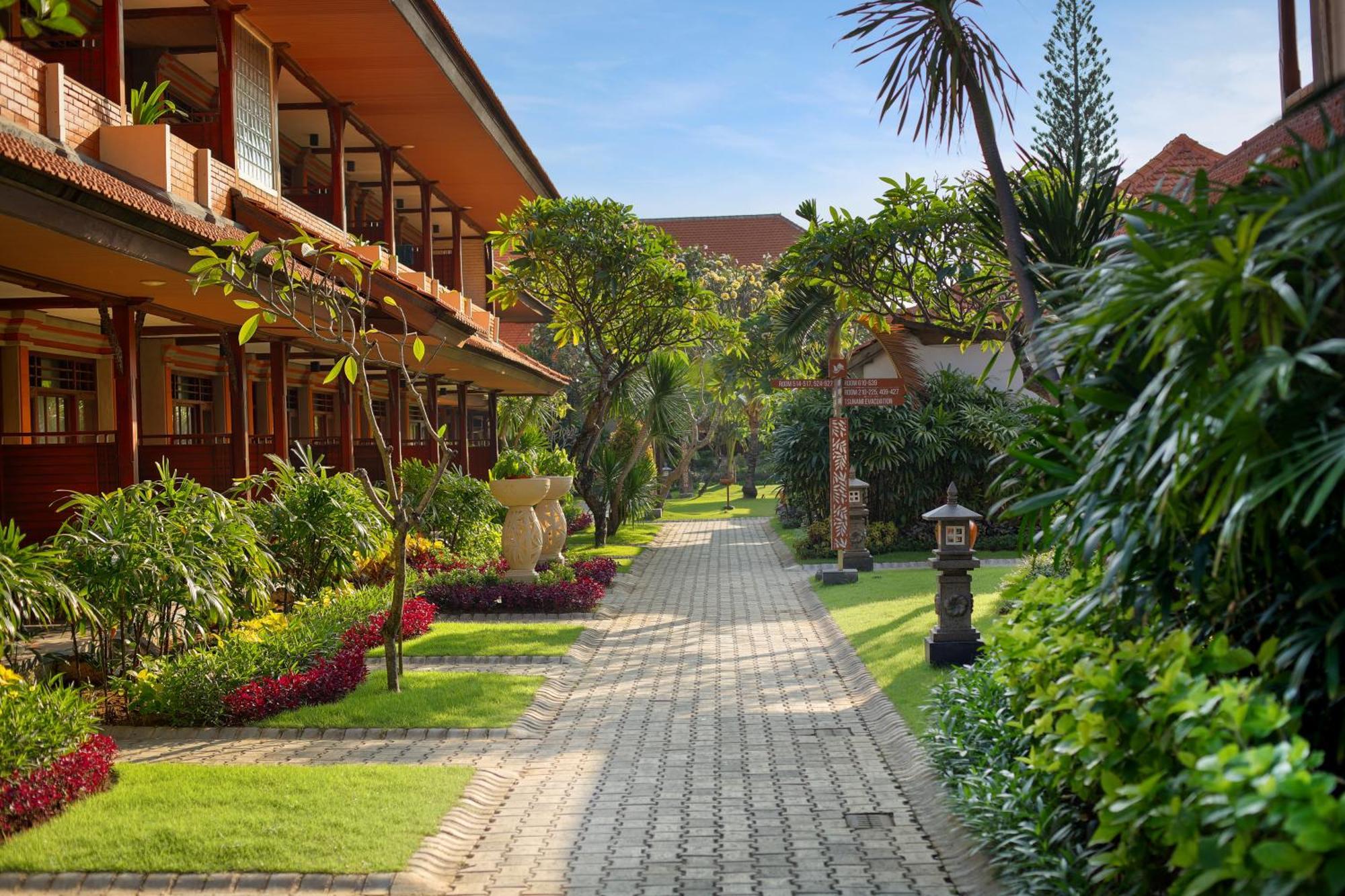 Grand Istana Rama Hotel Kuta Lombok Exterior foto